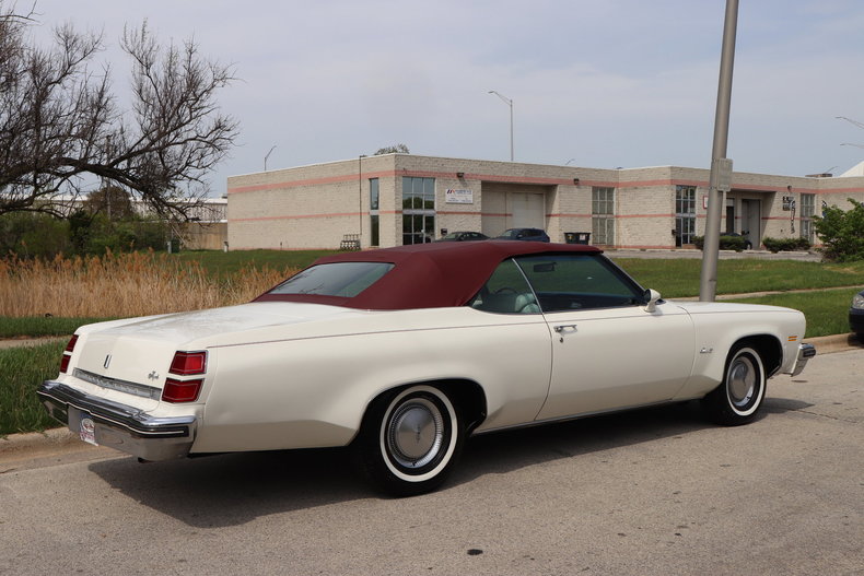 523217280e621 low res 1974 oldsmobile delta 88 royale convertible