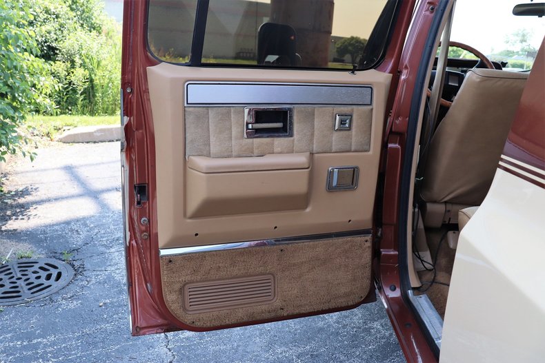 54025c783c1c7 low res 1986 chevrolet suburban c20