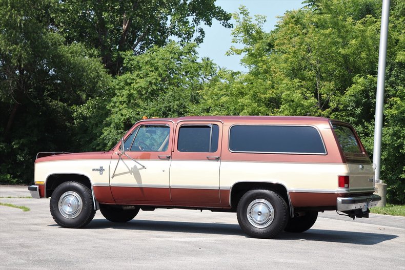 5403879358ea8 low res 1986 chevrolet suburban c20