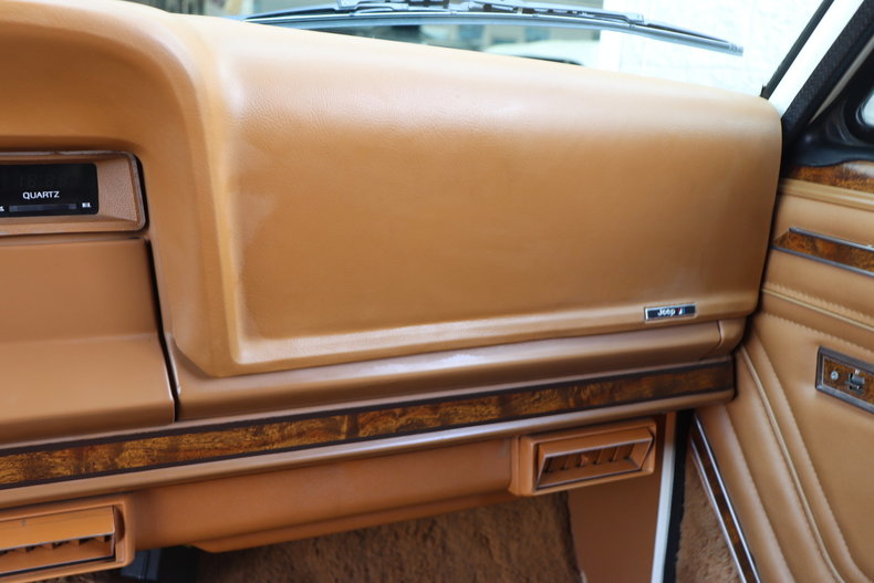 5412022e27161 low res 1985 jeep grand wagoneer