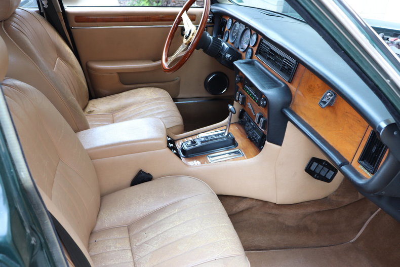 5423950d005af low res 1987 jaguar xj6