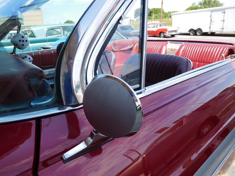 56285957493cb low res 1961 oldsmobile starfire convertible