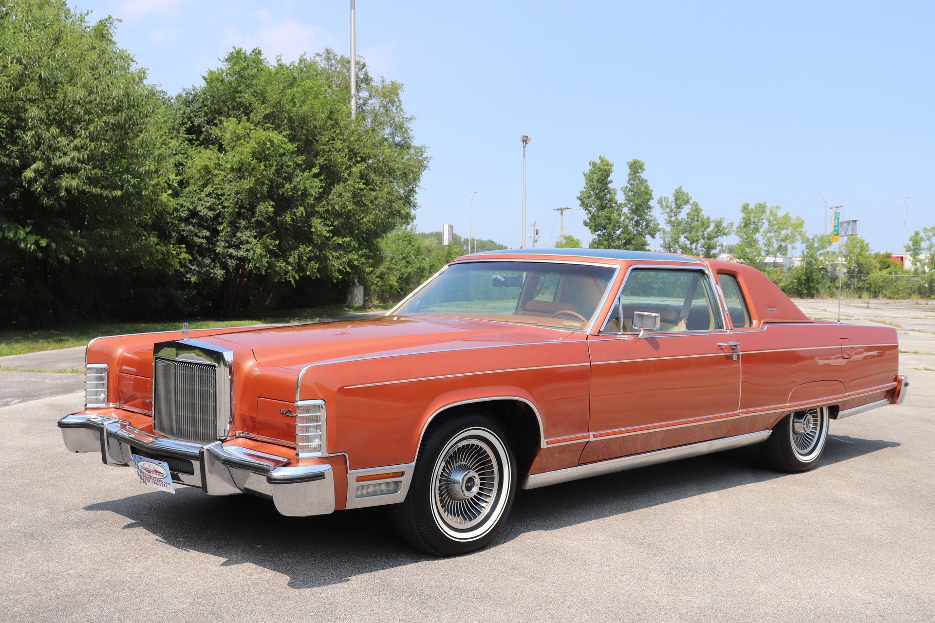 Lincoln continental town car