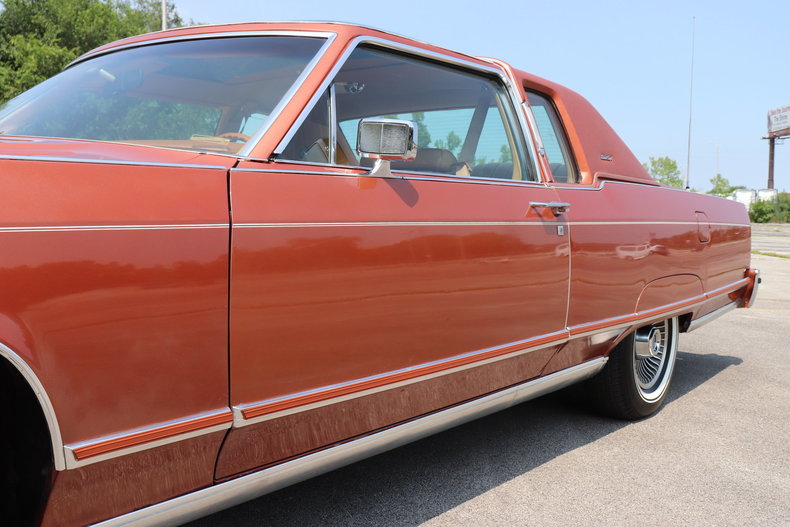 56319215514f2 low res 1977 lincoln continental town coupe