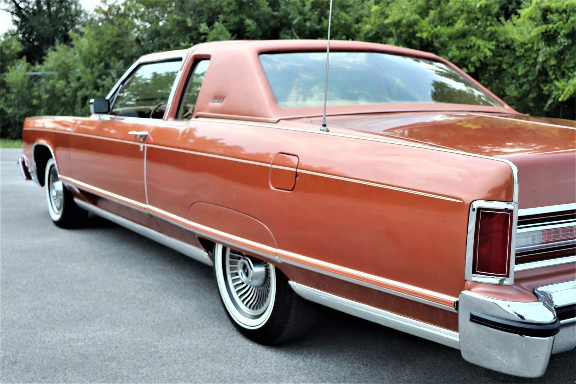 Lincoln continental 1977