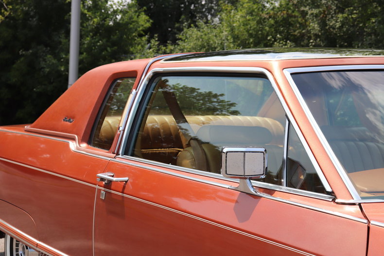 563442132ab04 low res 1977 lincoln continental town coupe
