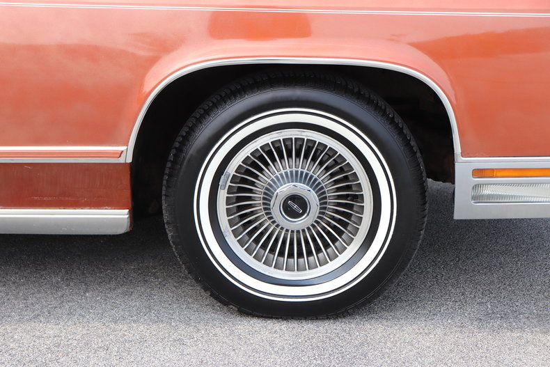 56355b8af6469 low res 1977 lincoln continental town coupe