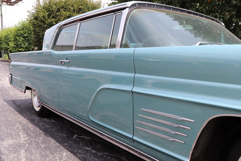 55184093e1868 low res 1960 lincoln continental mark v