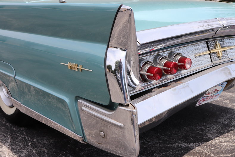 552166e0bd9b9 low res 1960 lincoln continental mark v