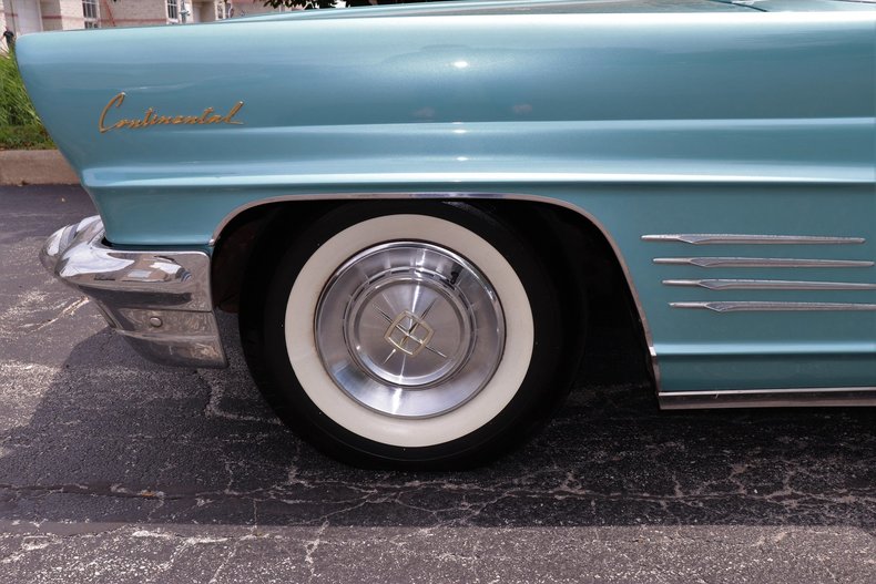 552232679dd0d low res 1960 lincoln continental mark v