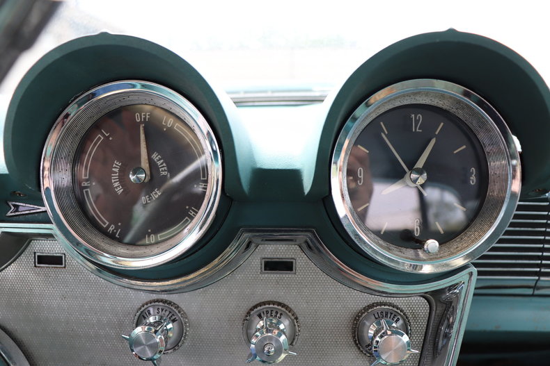 552379ae09310 low res 1960 lincoln continental mark v