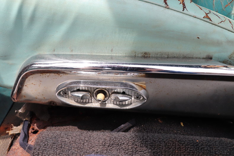 5524592435959 low res 1960 lincoln continental mark v