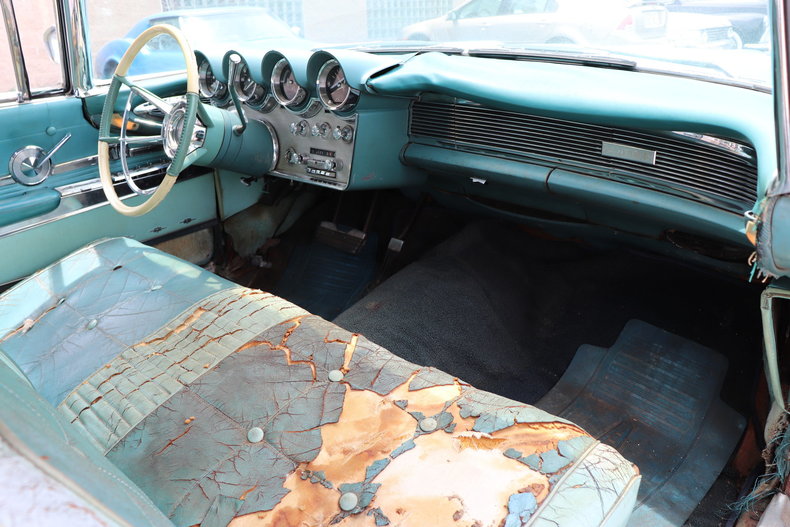 552485ef379f7 low res 1960 lincoln continental mark v