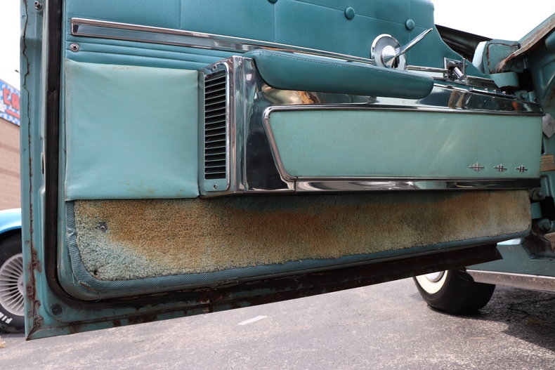 552584c885468 low res 1960 lincoln continental mark v