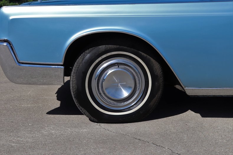 554332de70006 low res 1967 lincoln continental