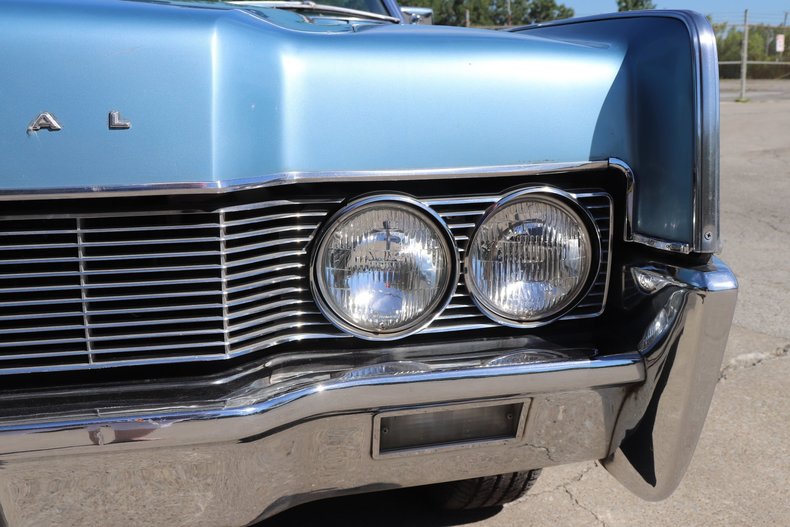 554439618f76a low res 1967 lincoln continental