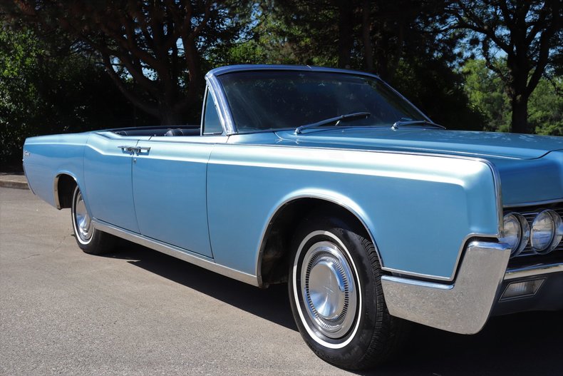 55457805a1237 low res 1967 lincoln continental