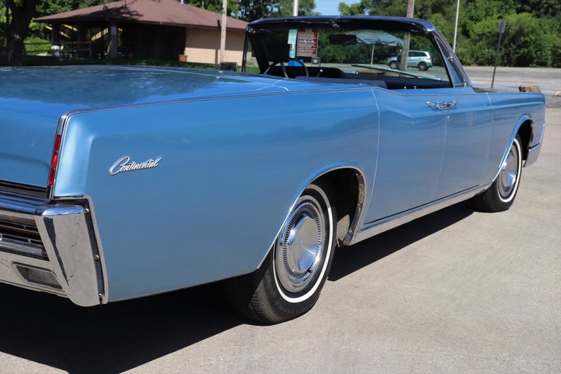55462e4e5d5f8 low res 1967 lincoln continental