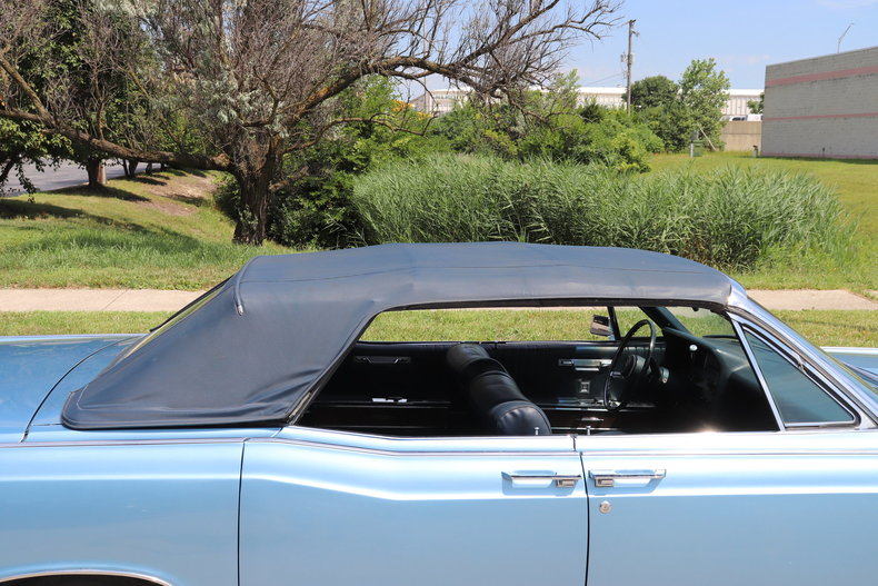 554716383c0a9 low res 1967 lincoln continental