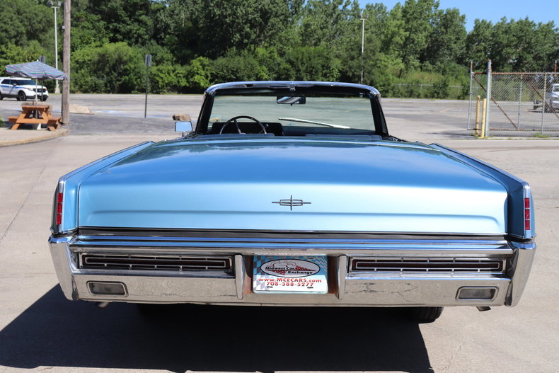 55473b28f9363 low res 1967 lincoln continental