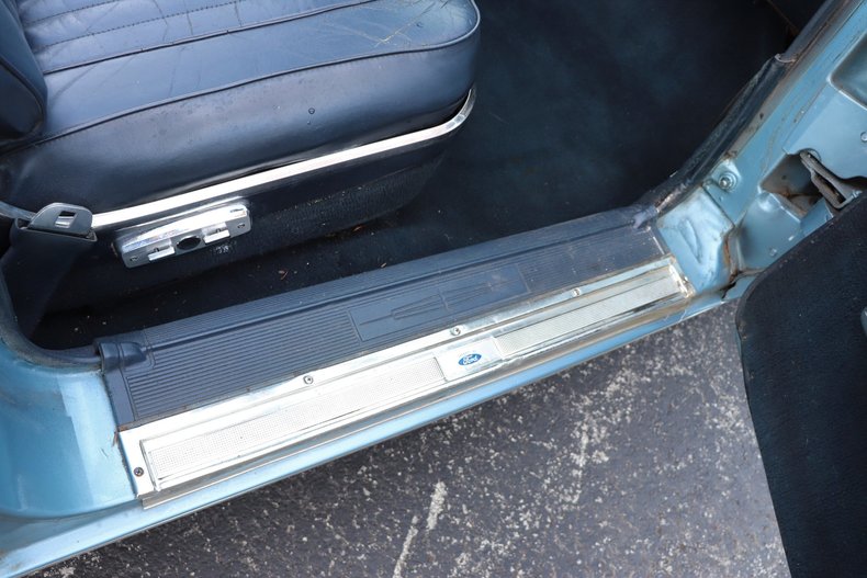 554939c02af01 low res 1967 lincoln continental