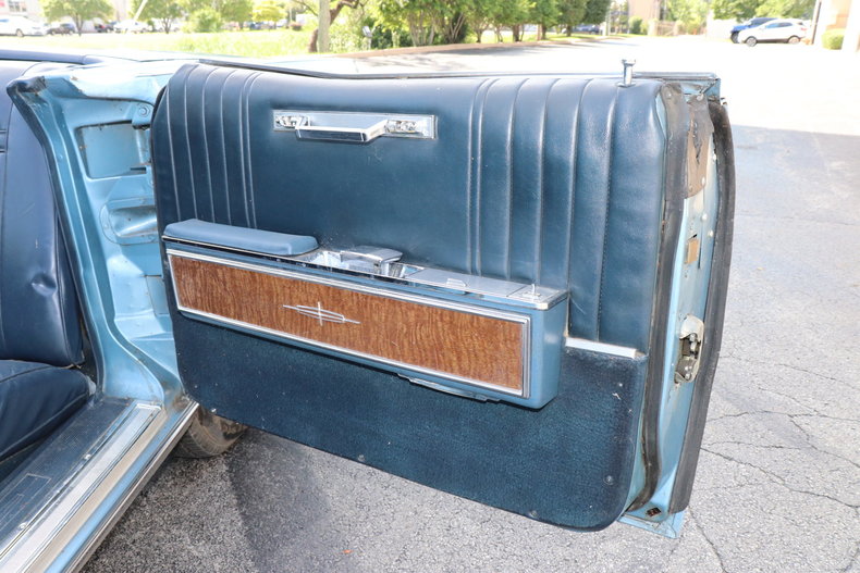 555028d74e1e9 low res 1967 lincoln continental