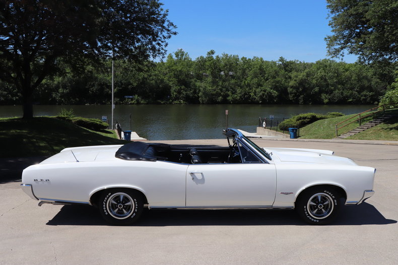 5587297d506f9 low res 1966 pontiac gto