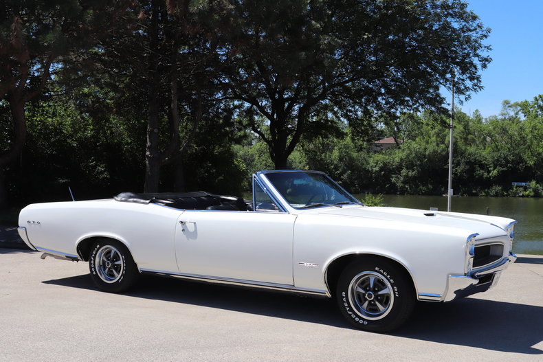 55920841956e1 low res 1966 pontiac gto