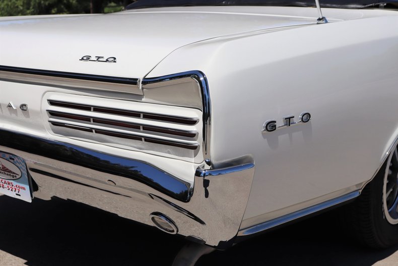 5592927059b00 low res 1966 pontiac gto