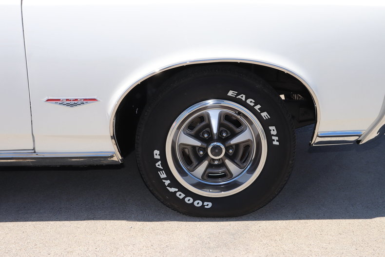 55932202610a7 low res 1966 pontiac gto
