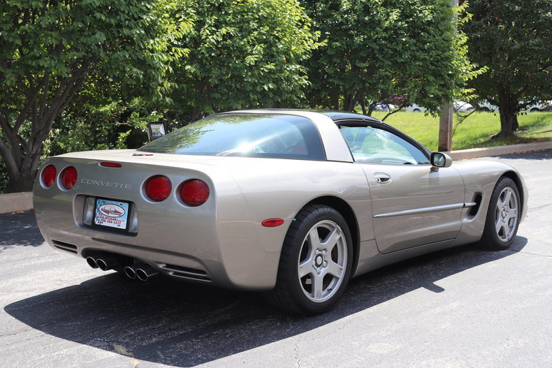 5658180700a0d low res 1998 chevrolet corvette