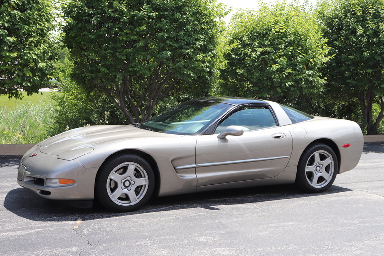 565942f2038bc low res 1998 chevrolet corvette