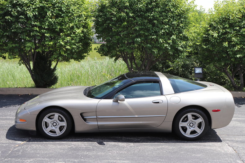56595306c872a low res 1998 chevrolet corvette
