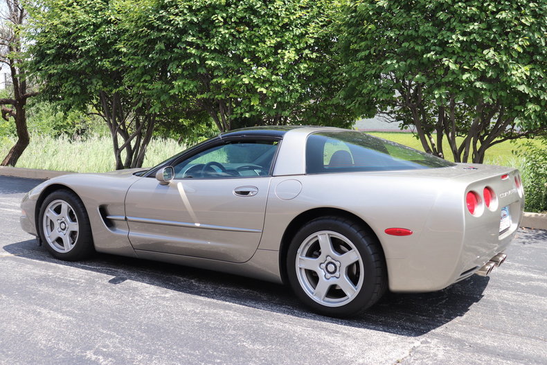 565993879d3bd low res 1998 chevrolet corvette