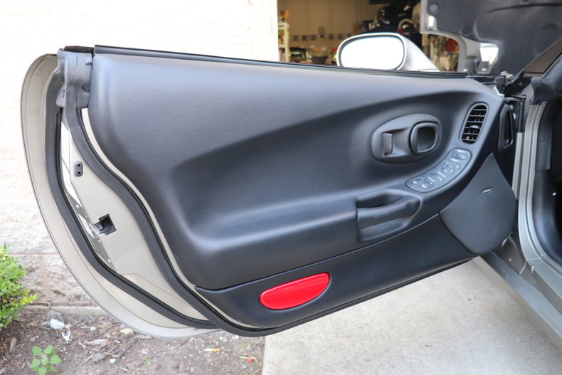 566346d9fadd8 low res 1998 chevrolet corvette