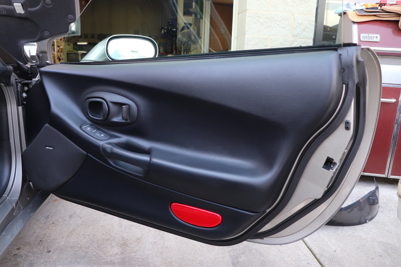 566395435cc29 low res 1998 chevrolet corvette