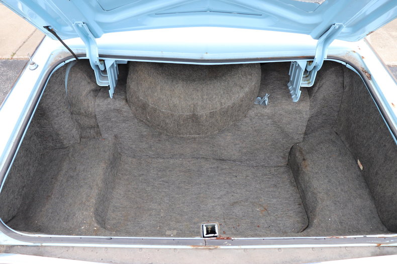 56781119c5557 low res 1972 lincoln continental