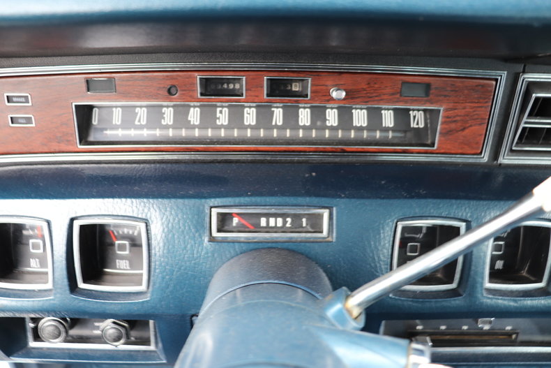 567891e5788e5 low res 1972 lincoln continental