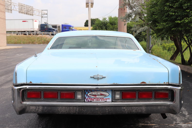 5681239486819 low res 1972 lincoln continental