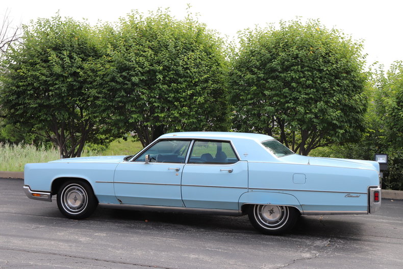 56816239c01c3 low res 1972 lincoln continental
