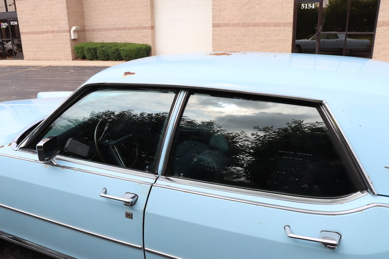 56824346822e7 low res 1972 lincoln continental