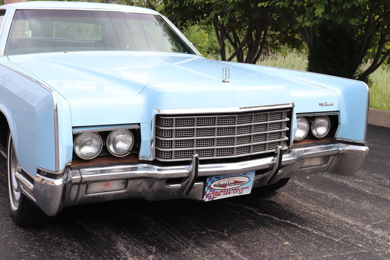 56839870b4262 low res 1972 lincoln continental