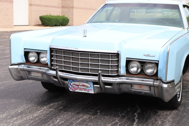 5684008167b7b low res 1972 lincoln continental