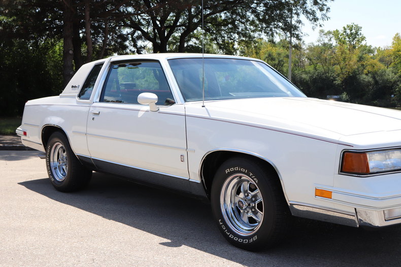 57660562a1304 low res 1987 oldsmobile cutlass supreme brougham