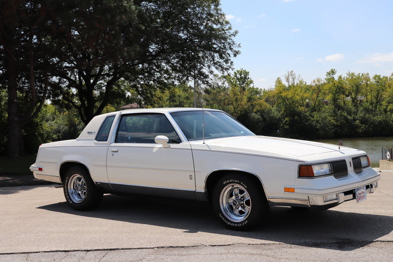 57661d33bfd88 low res 1987 oldsmobile cutlass supreme brougham