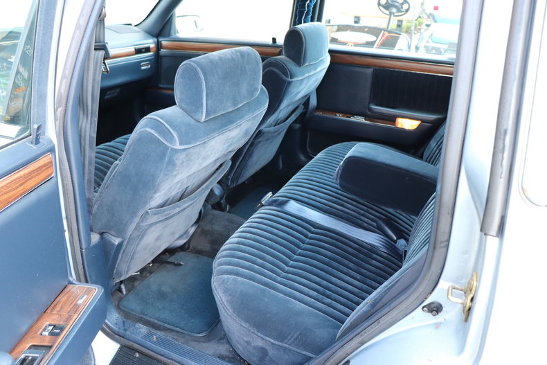 58284608166c6 low res 1992 chrysler new yorker