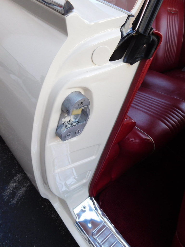 58537544d5701 low res 1963 ford thunderbird