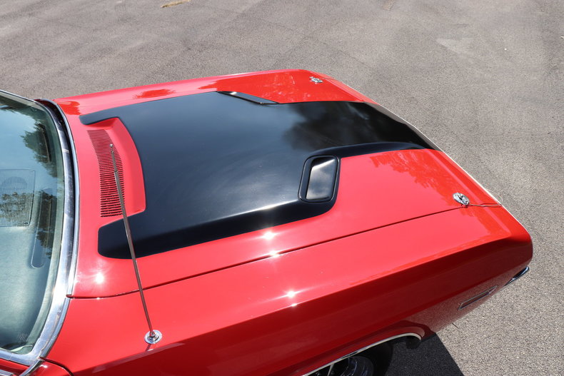 59085cc318519 low res 1970 dodge challenger