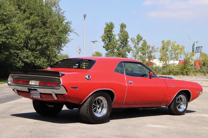 5908910058722 low res 1970 dodge challenger