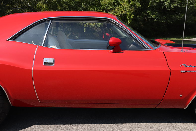 590937dbe1427 low res 1970 dodge challenger